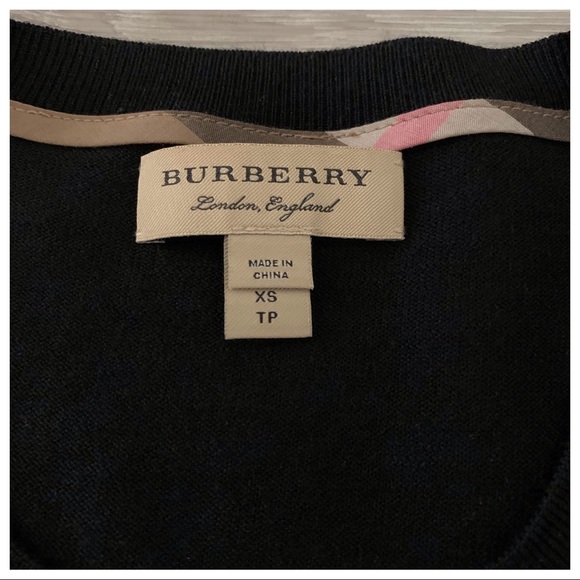 Burberry Buckle Detail Merino Wool Sweater - Picture 4 of 9